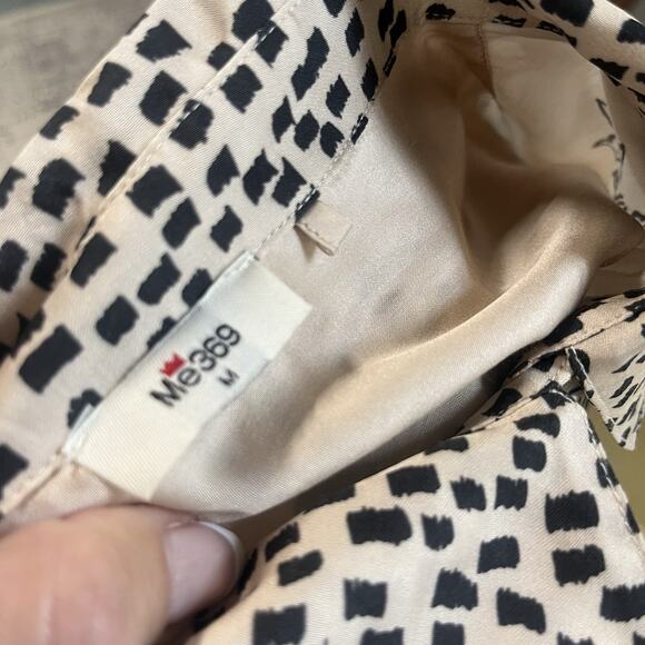 Me369 Blouse Tunic size Medium Gold Black HELLO HEY HI Artsy Peacock Graphic #S - Picture 12 of 12